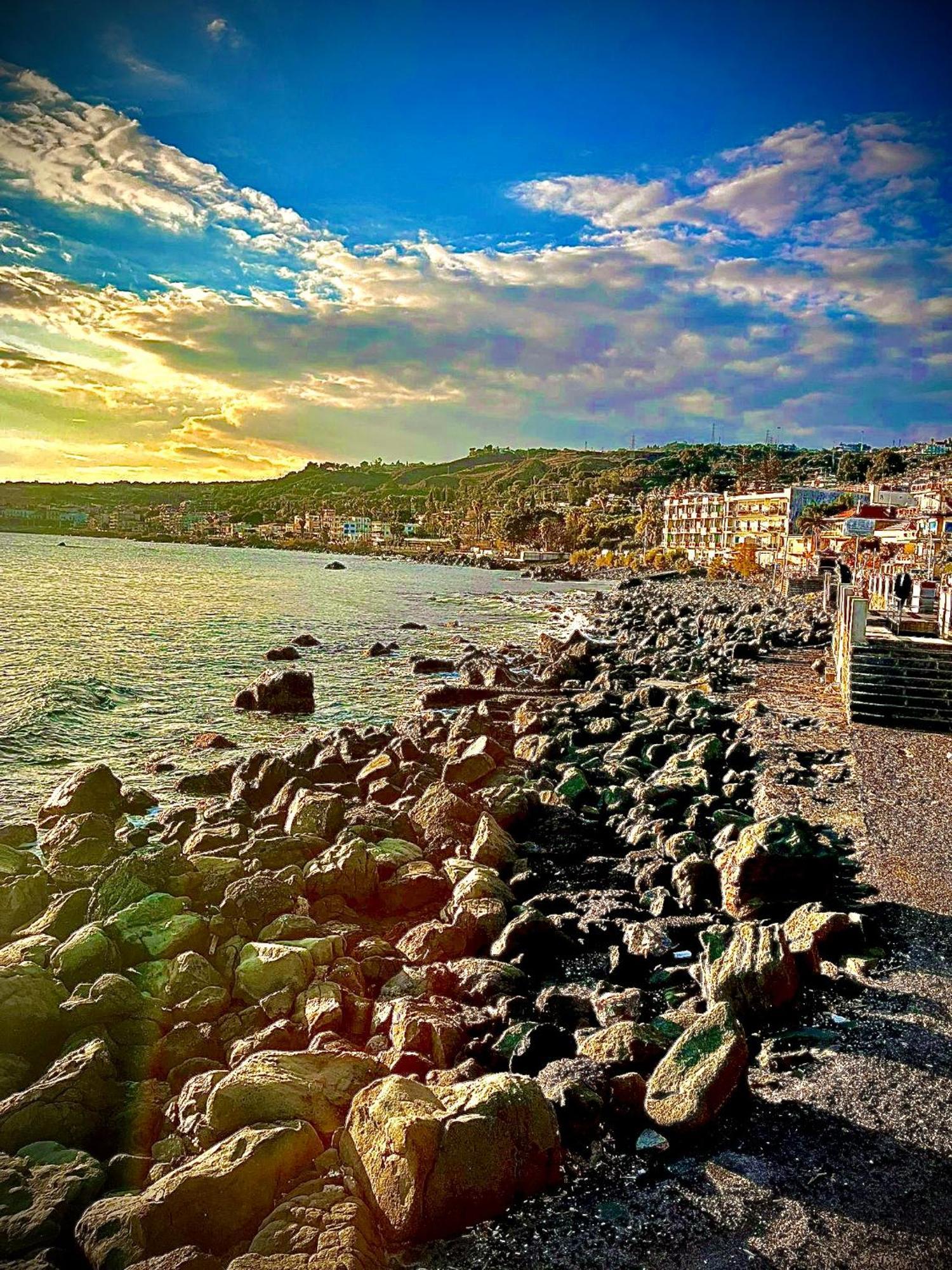 Lavika - Luxury Holiday Home Aci Trezza Eksteriør billede